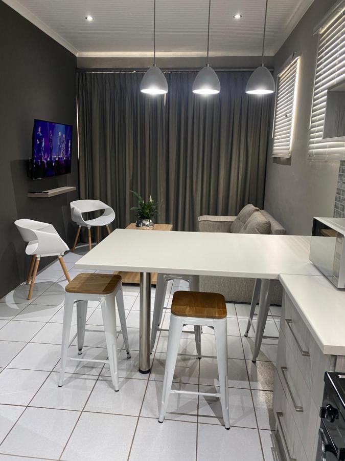 Adventure Apartment - Colchester - 5Km From Elephant Park Екстер'єр фото