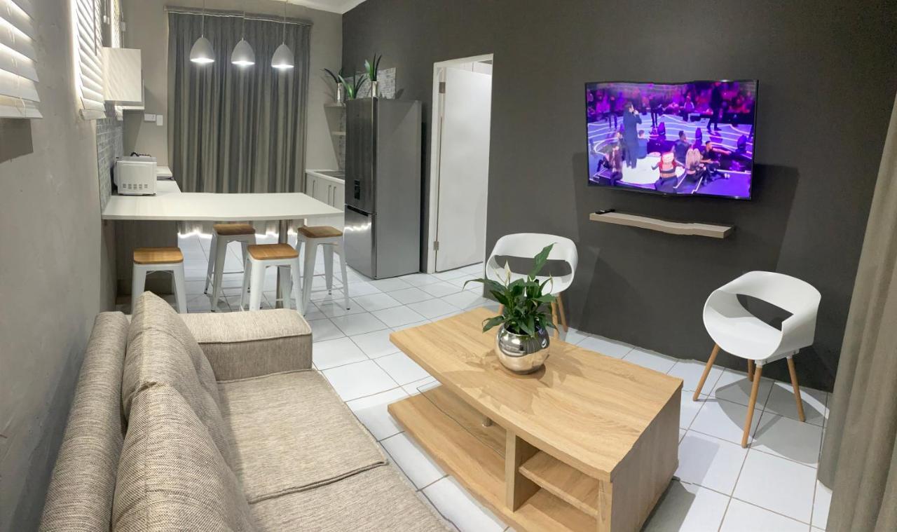 Adventure Apartment - Colchester - 5Km From Elephant Park Екстер'єр фото