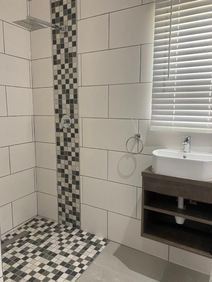 Adventure Apartment - Colchester - 5Km From Elephant Park Екстер'єр фото