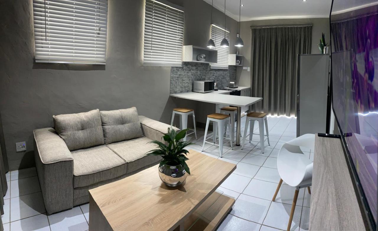 Adventure Apartment - Colchester - 5Km From Elephant Park Екстер'єр фото